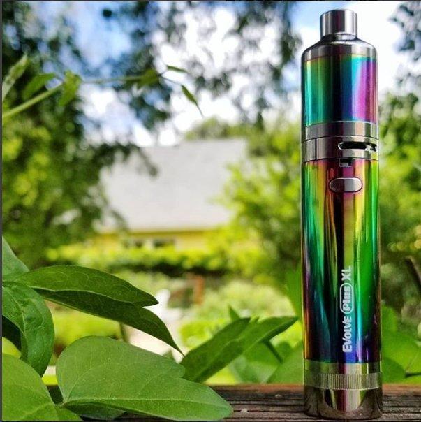 Yocan Evolve Plus XL Vaporizer Kit 1400 mAh / Luminous Winkler Vape SuperStore and Bong Shop Manitoba Canada